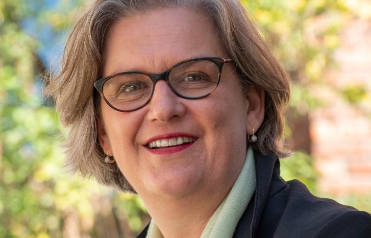 Portrett av Inger Skjelsbæk, professor ved Senter for tverrfaglig kjønnsforskning, UiO