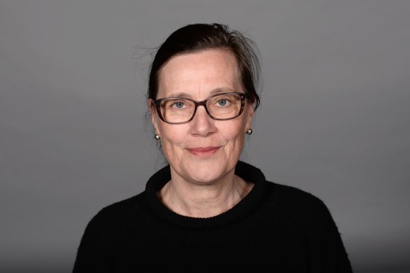 Portrettfoto av Mona Holm, stipendiat ved Institutt for arkeologi, konservering og historie