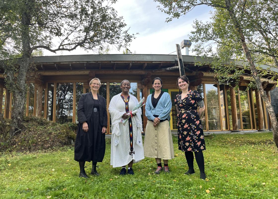 Prisvinner og jury på utdelingen av Åse Hiorth Lerviks pris 2023