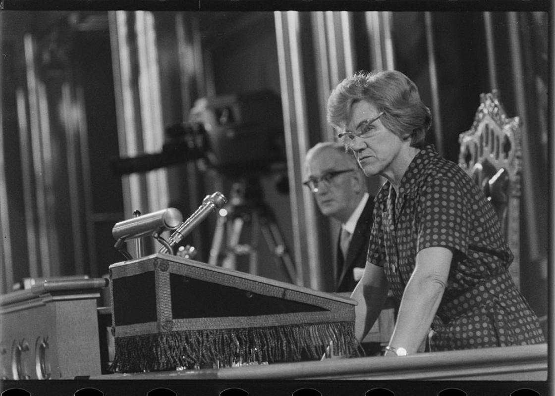 Aase Lionæs var den første som tok til orde for fri abort fra Stortingets talerstol i 1967