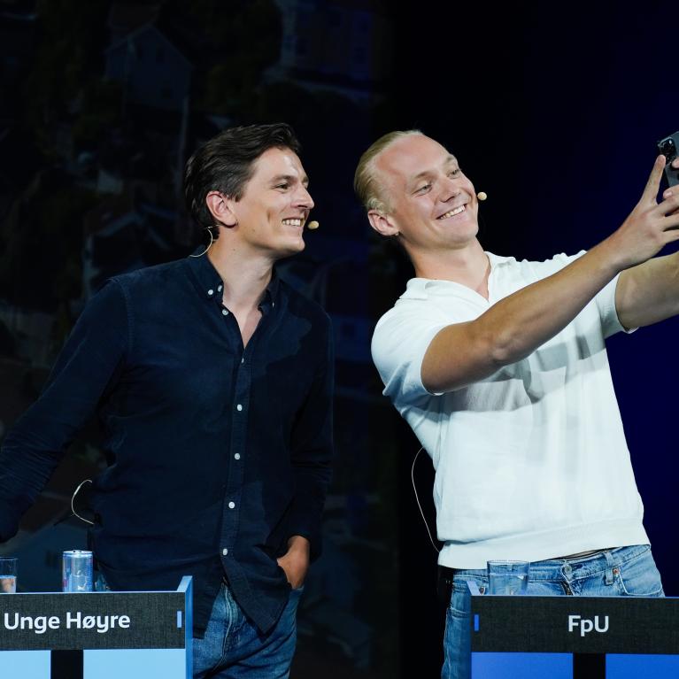 Ola Svenneby (UH) og Simen Velle (FpU) kan være fornøyde etter skolevalget 2025